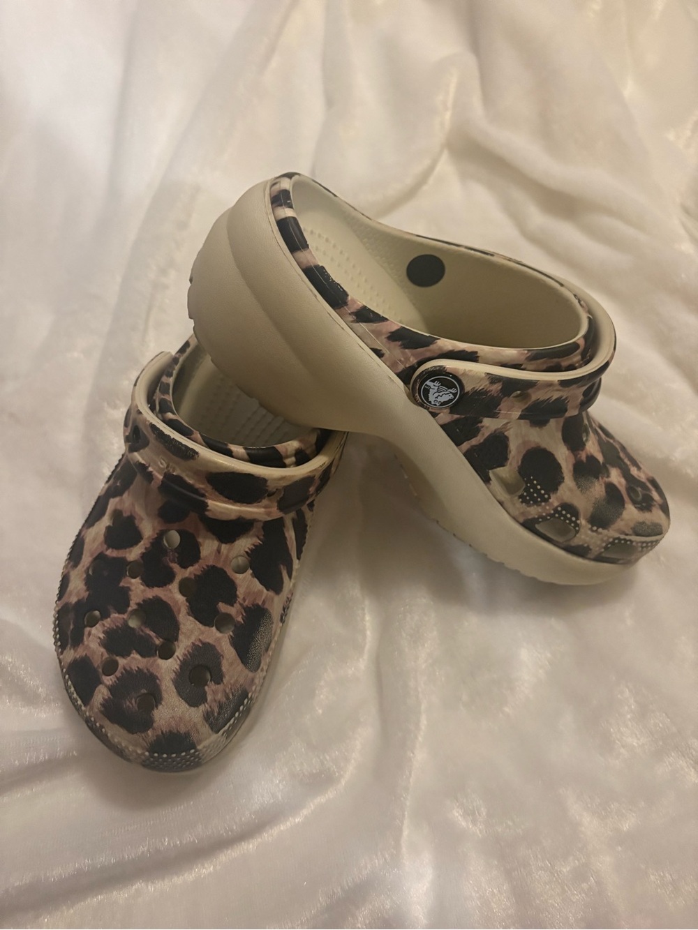 W 4 Leopard Print CROCS